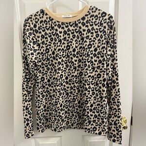 Long sleeve leopard print t-shirt